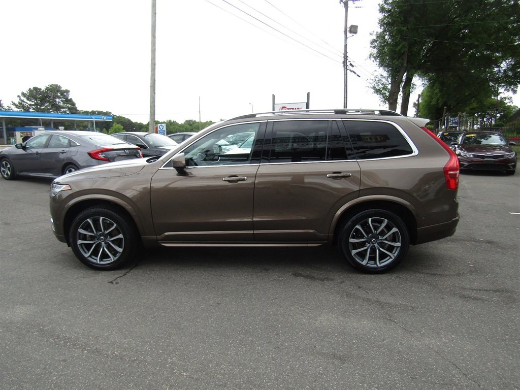 Used 2017 Volvo XC90 T6 Momentum w/ Vision Package AWD/4WD image 4