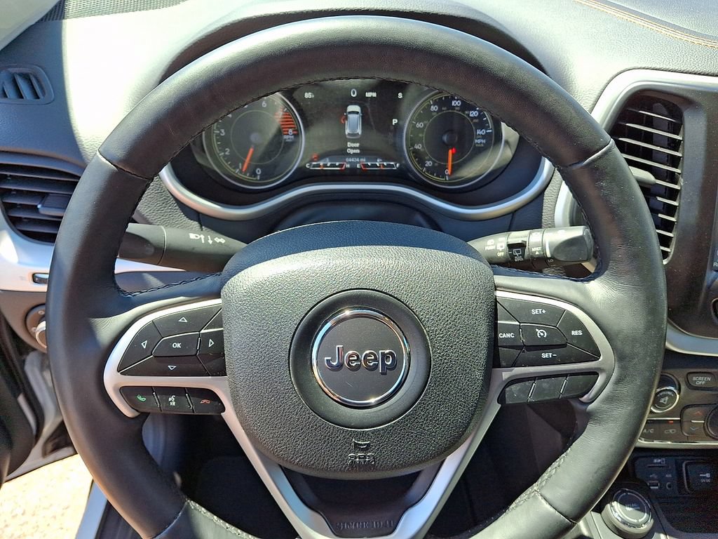 Used 2018 Jeep Cherokee Limited AWD/4WD image 21