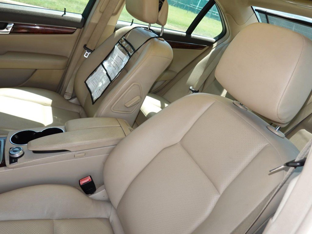 Used 2011 Mercedes-Benz C 300 Sedan image 15