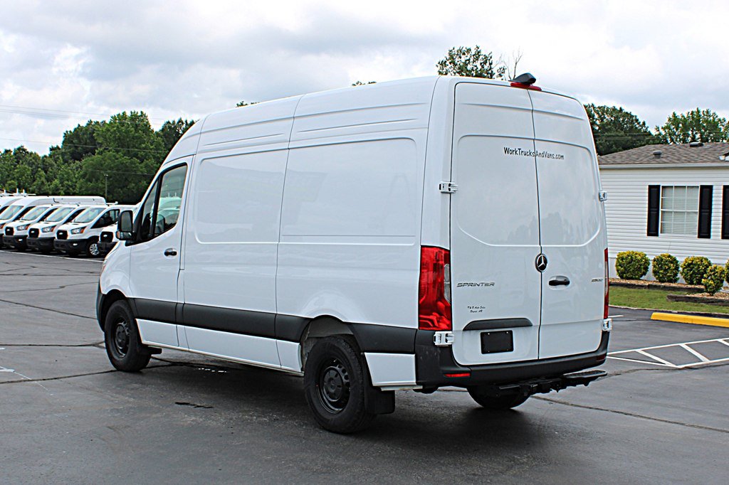 Used 2025 Mercedes-Benz Sprinter 2500 image 4