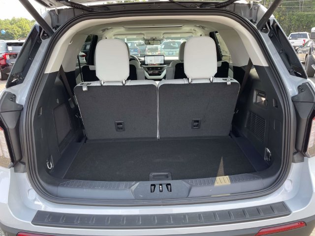 New 2026 Ford Explorer Platinum w/ LUX Leather Package AWD/4WD image 9