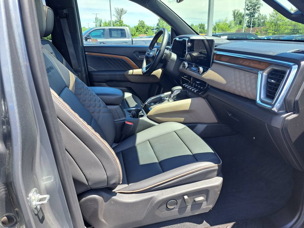 Used 2025 GMC Canyon Denali AWD/4WD image 27