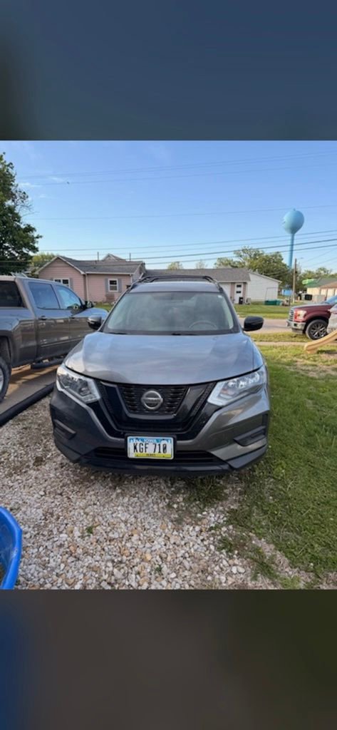 Used 2018 Nissan Rogue SV AWD/4WD image 3