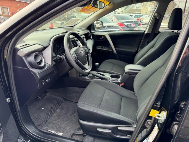 Used 2017 Toyota RAV4 LE AWD/4WD image 9