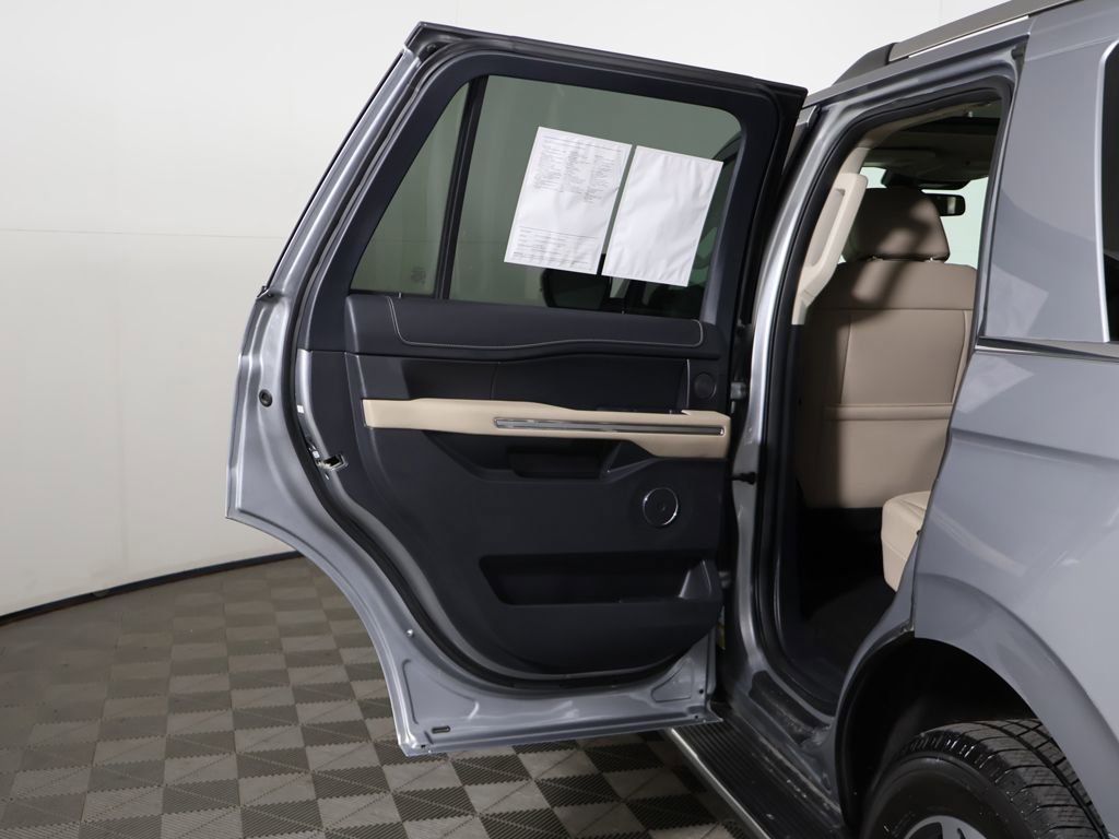 Used 2022 Ford Expedition Limited AWD/4WD image 28