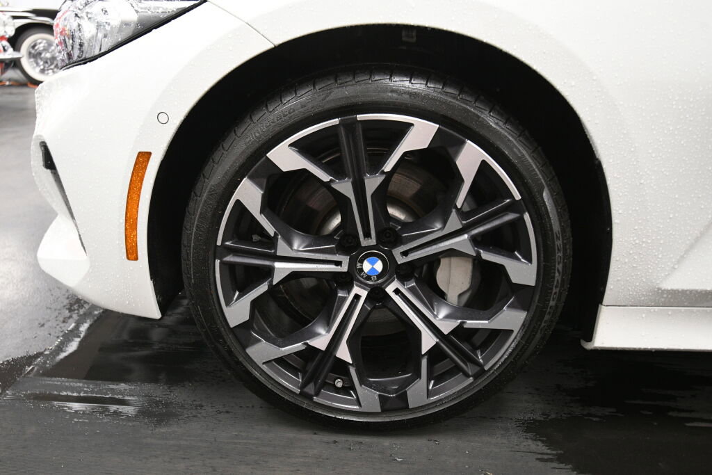 Used 2025 BMW 330i xDrive Sedan w/ Premium Package image 36