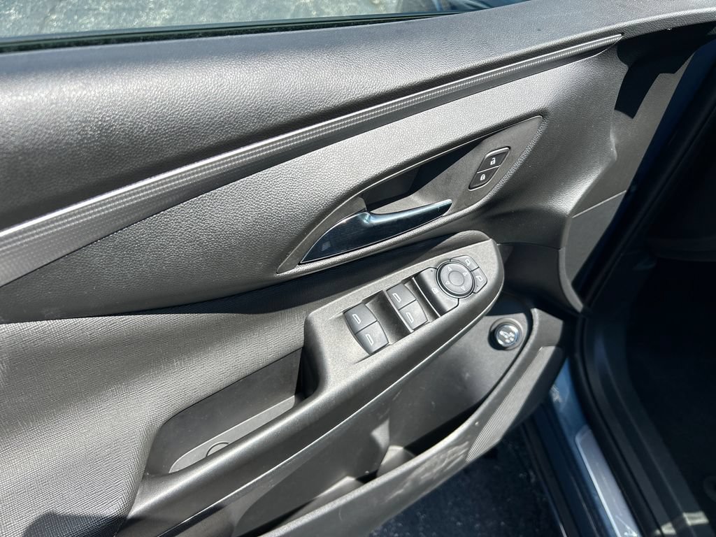 Certified 2025 Buick Envista Avenir FWD image 16