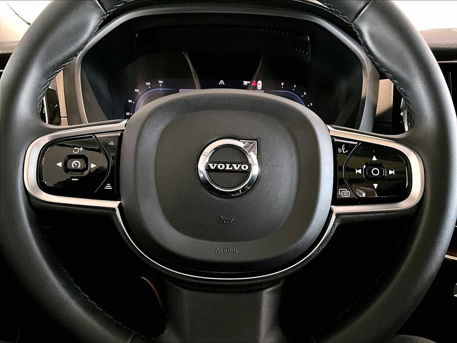 Used 2024 Volvo XC60 T8 Ultimate image 18