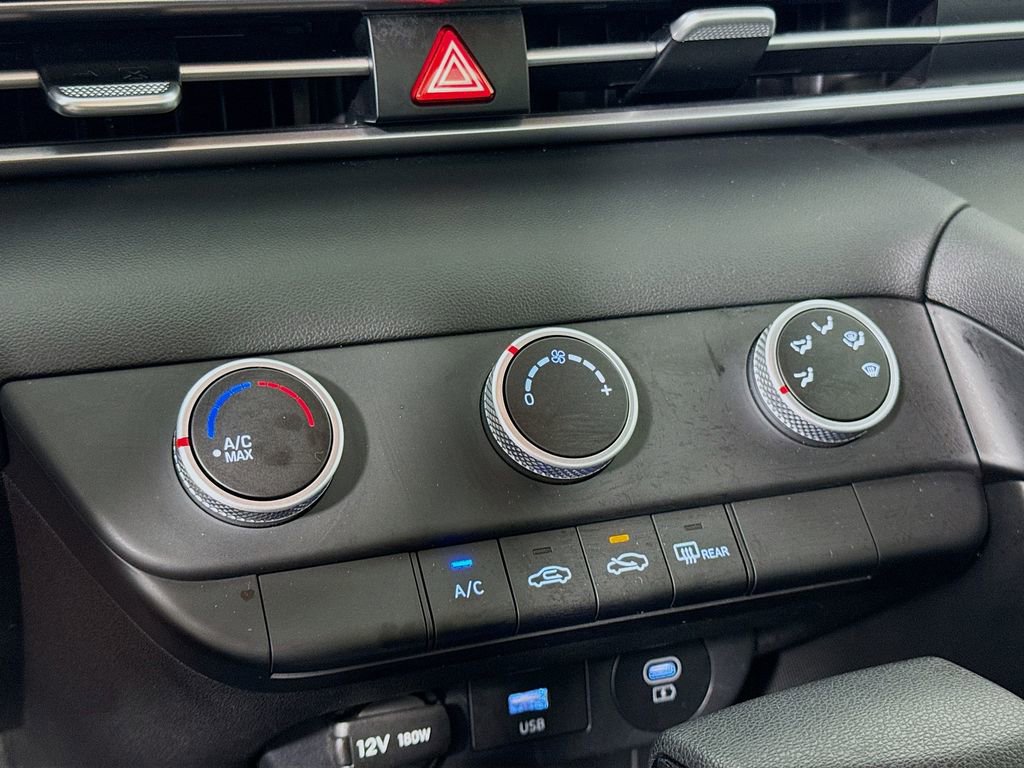 Certified 2025 Hyundai Elantra SE image 15