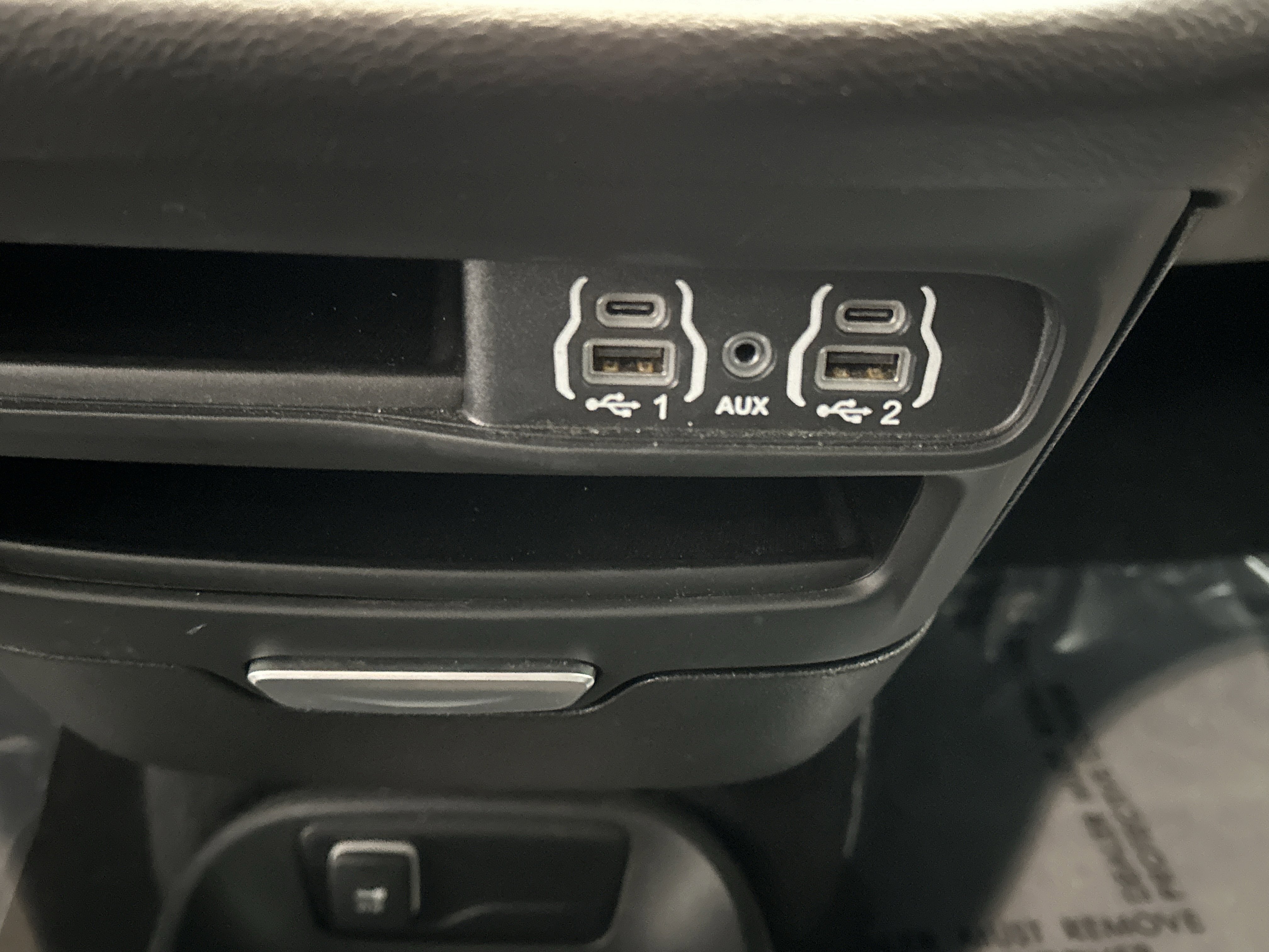Used 2025 Chrysler Pacifica Select FWD image 39