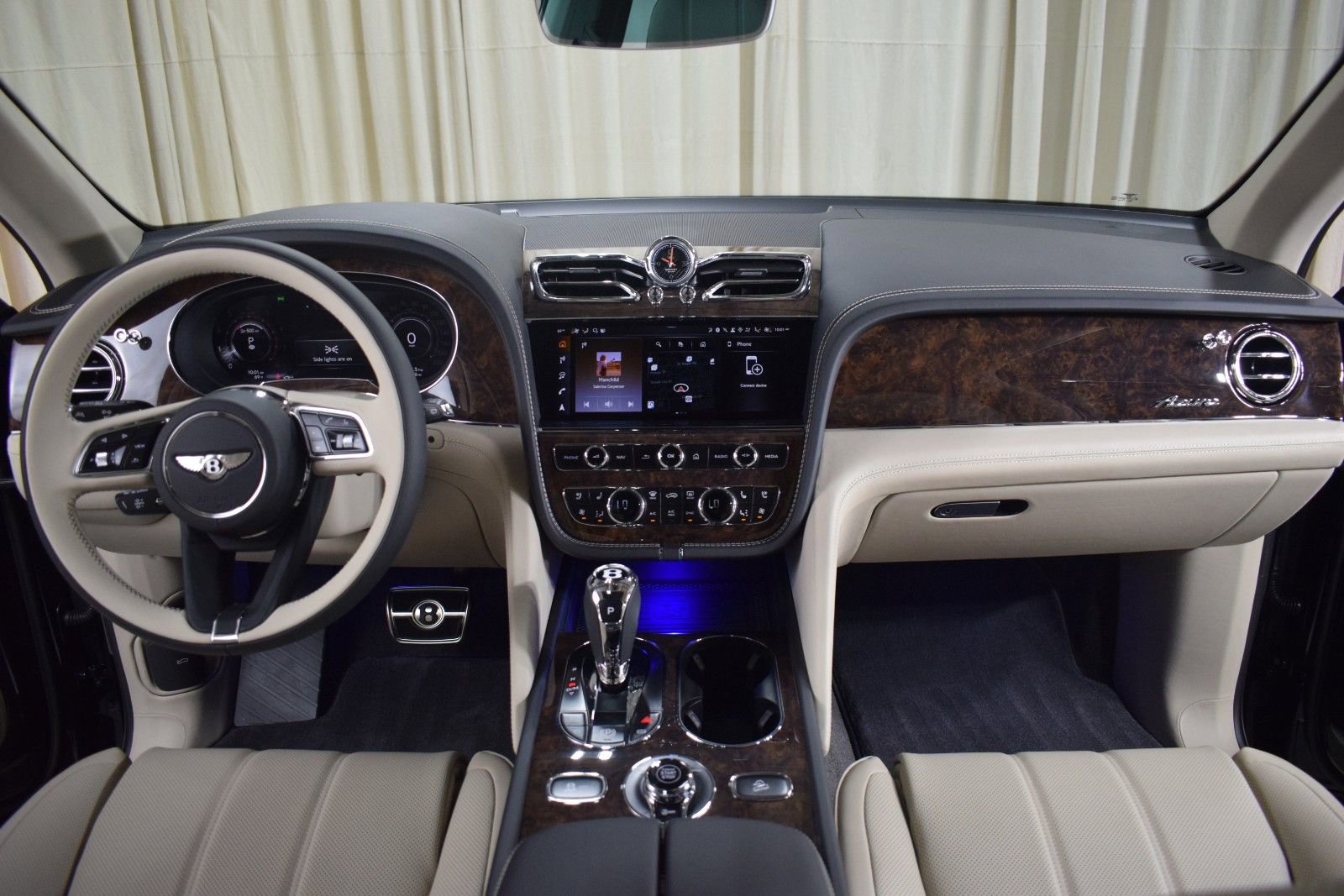 New 2025 Bentley Bentayga AWD/4WD image 2