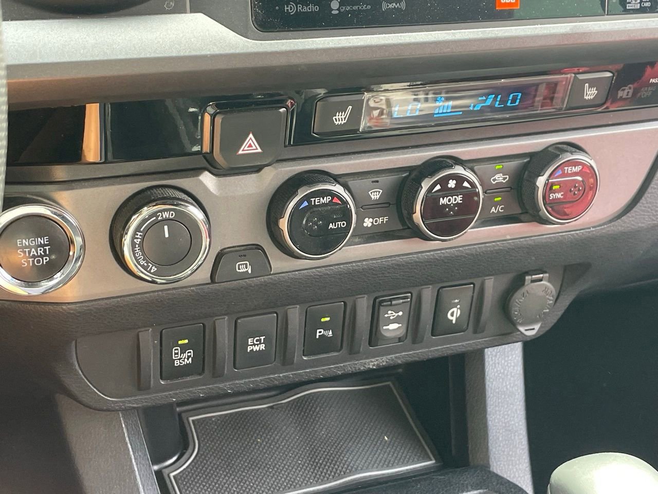 Used 2017 Toyota Tacoma TRD Off-Road image 9