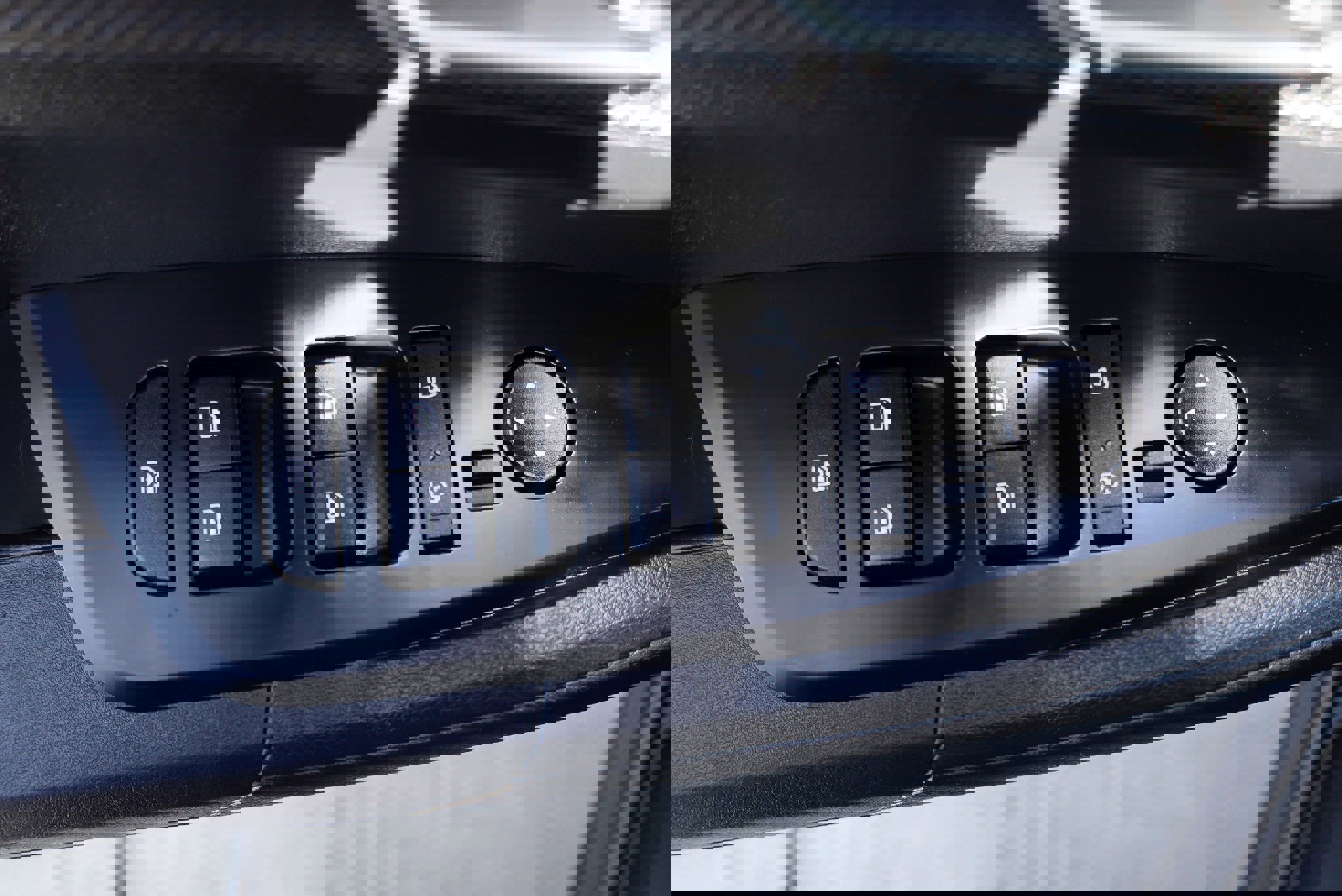 Used 2025 Kia Sportage LX image 19