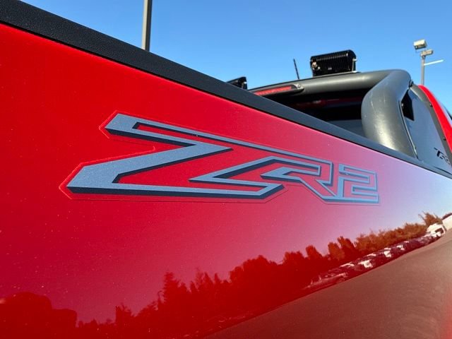 Used 2018 Chevrolet Colorado ZR2 w/ ZR2 Dusk Special Edition AWD/4WD image 14
