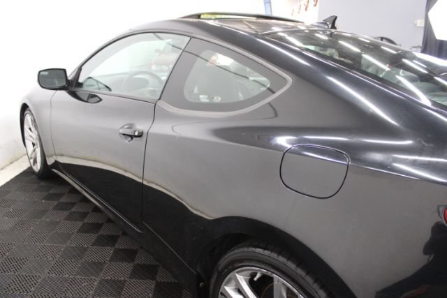 Used 2011 Hyundai Genesis 3.8 RWD image 9