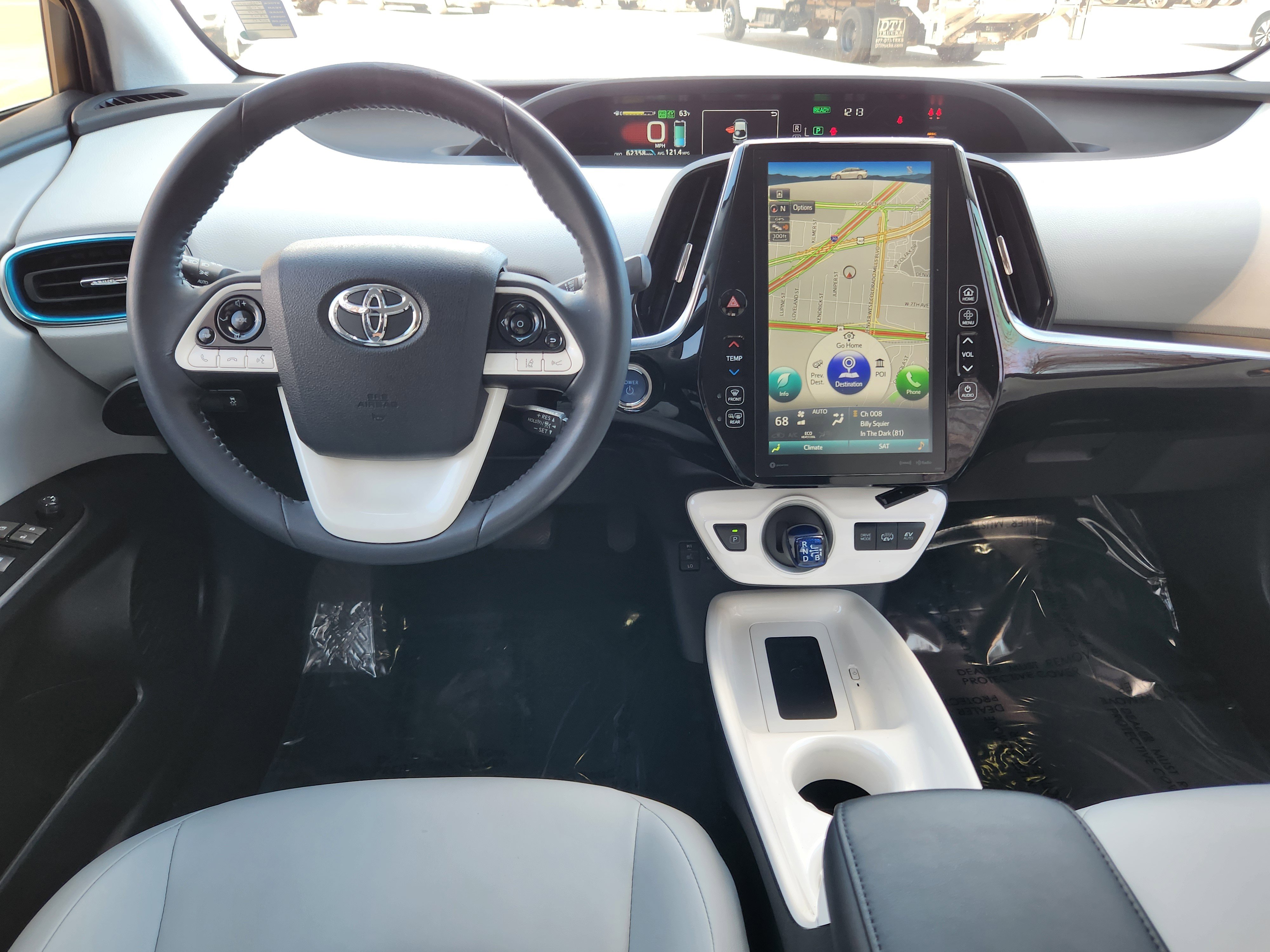 Used 2018 Toyota Prius Prime Premium image 16