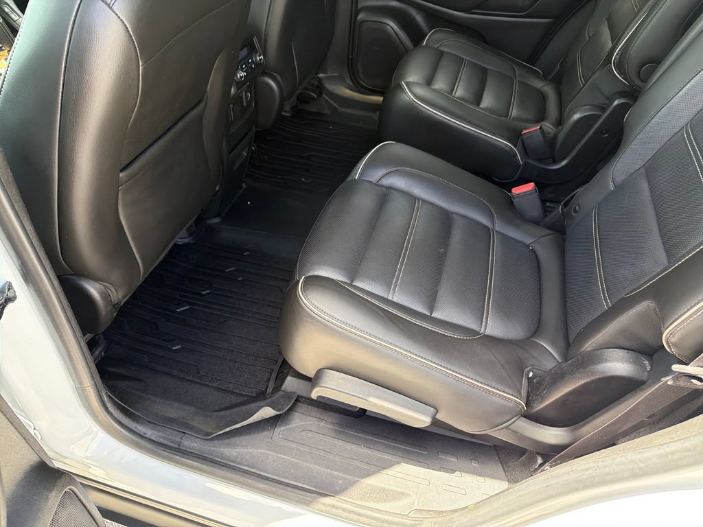Used 2019 GMC Acadia Denali w/ Technology Package FWD image 33
