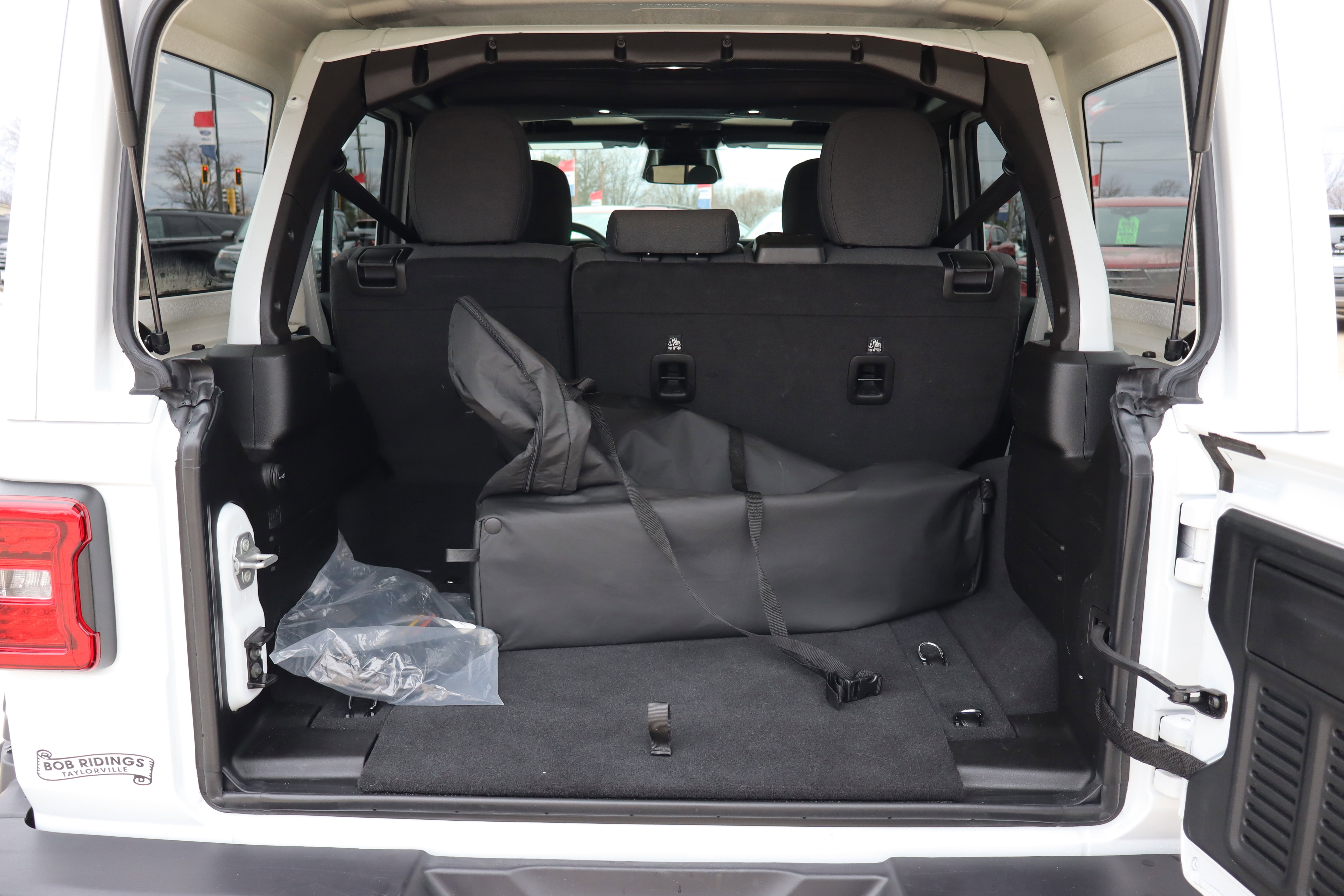 Used 2025 Jeep Wrangler Sahara w/ Safety Group image 26