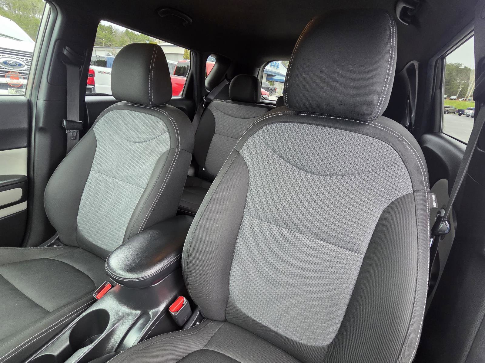 Used 2017 Kia Soul + image 12