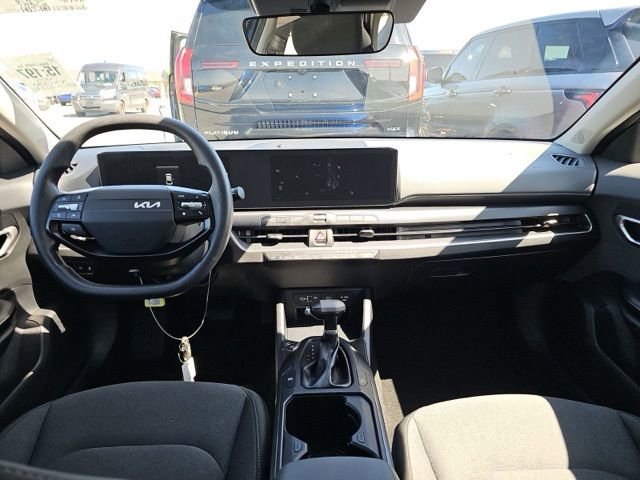 Used 2025 Kia K4 FWD image 11
