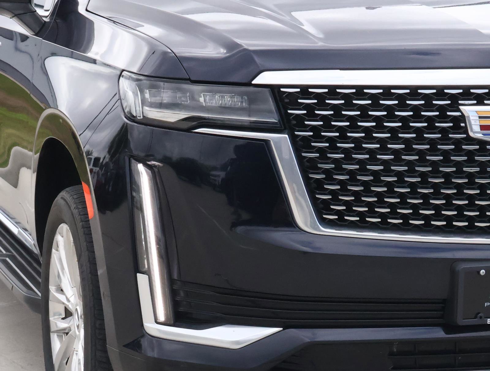 Used 2024 Cadillac Escalade ESV Premium Luxury w/ Performance Package AWD/4WD image 9