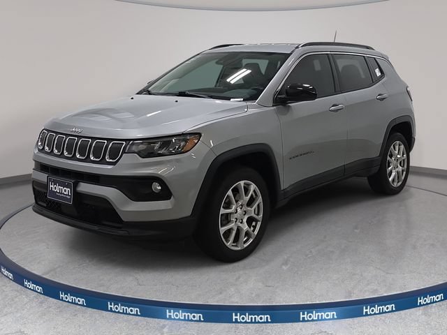 Used 2022 Jeep Compass Latitude AWD/4WD image 1
