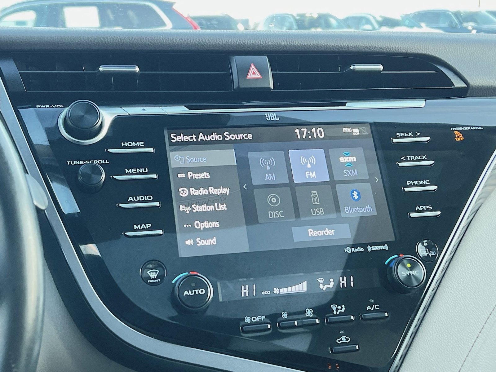 Used 2020 Toyota Camry XLE image 18