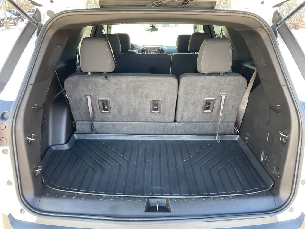 Used 2023 Chevrolet Traverse LT image 33