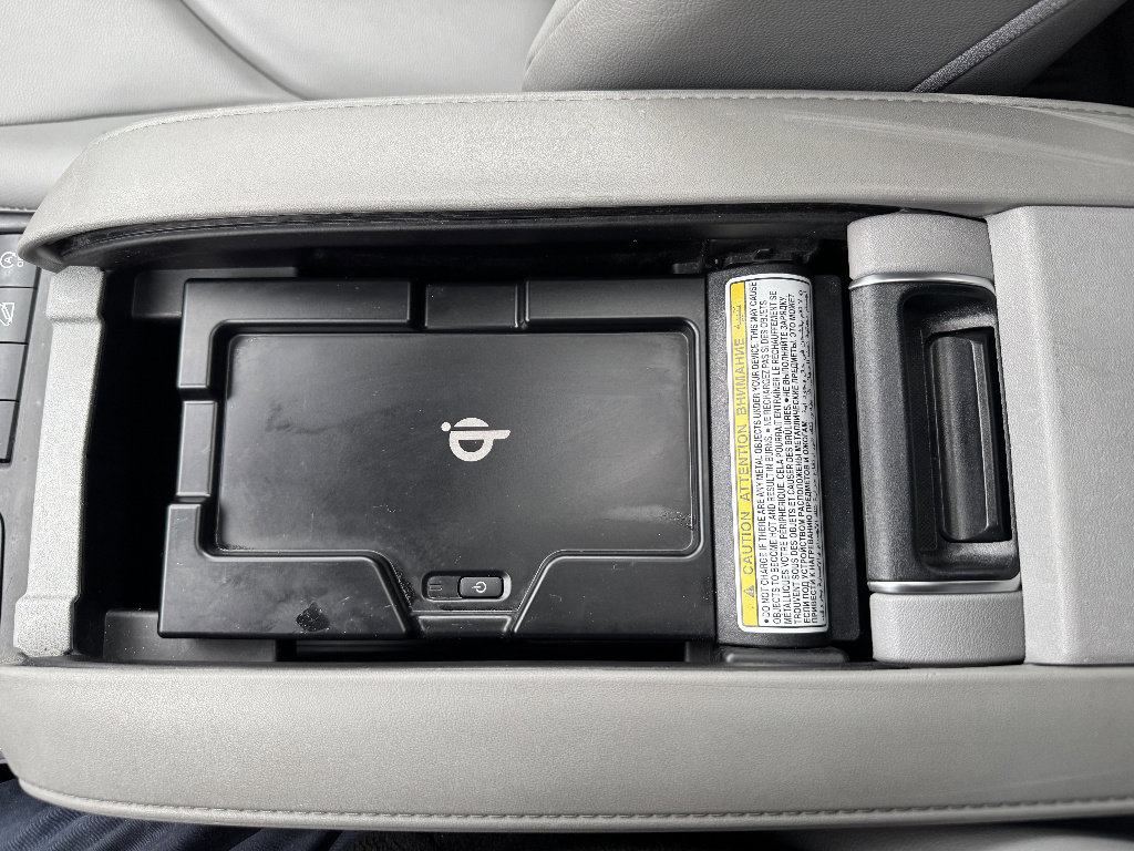 Used 2020 Toyota Highlander XLE image 23