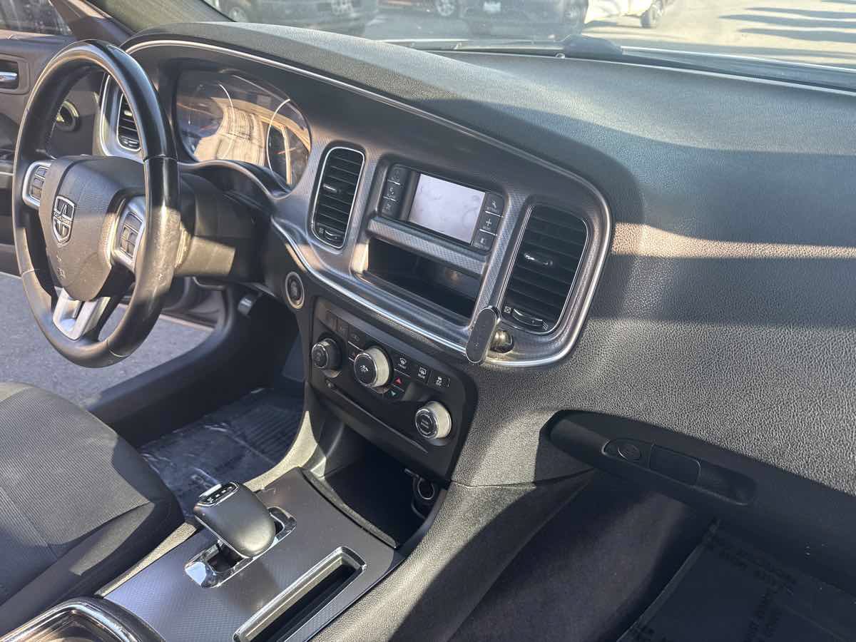 Used 2014 Dodge Charger SE w/ Connectivity Group RWD image 9