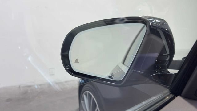Used 2017 Mercedes-Benz S 550 Sedan image 11