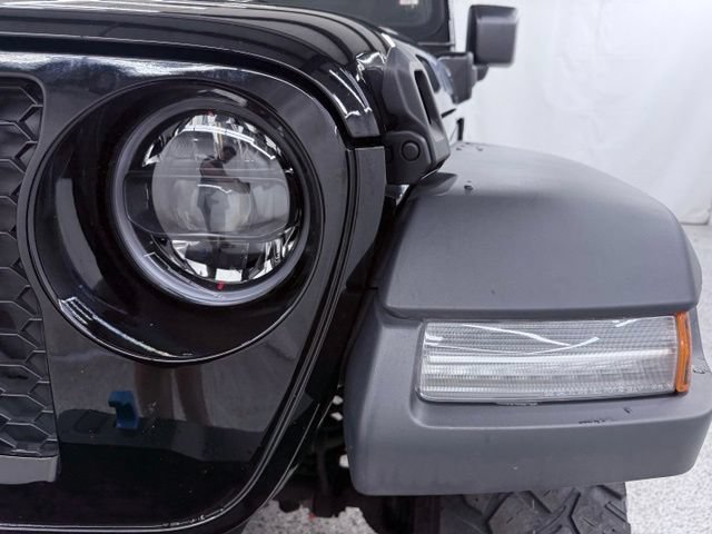 Used 2023 Jeep Wrangler Unlimited w/ Sun & Screen Package AWD/4WD image 7