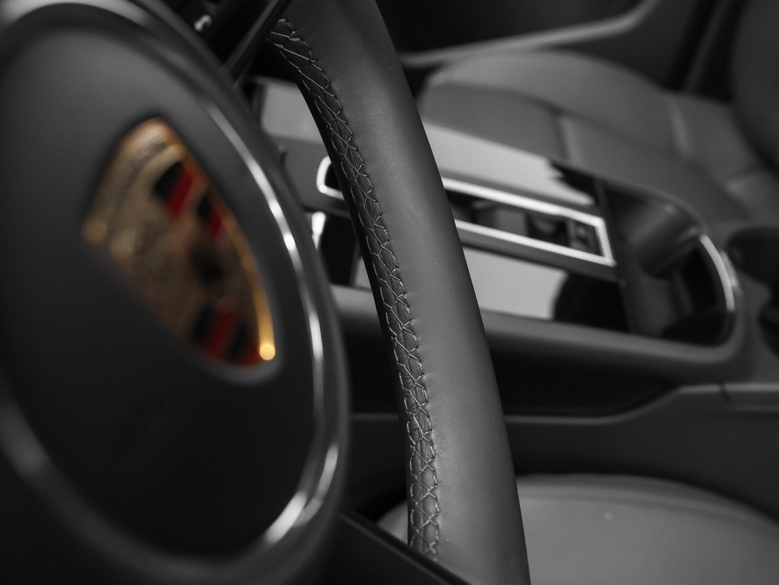 Used 2025 Porsche Macan image 31