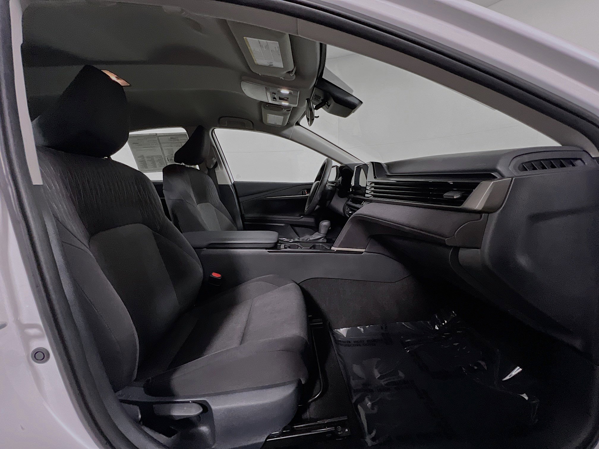 Used 2025 Toyota Camry LE FWD image 31