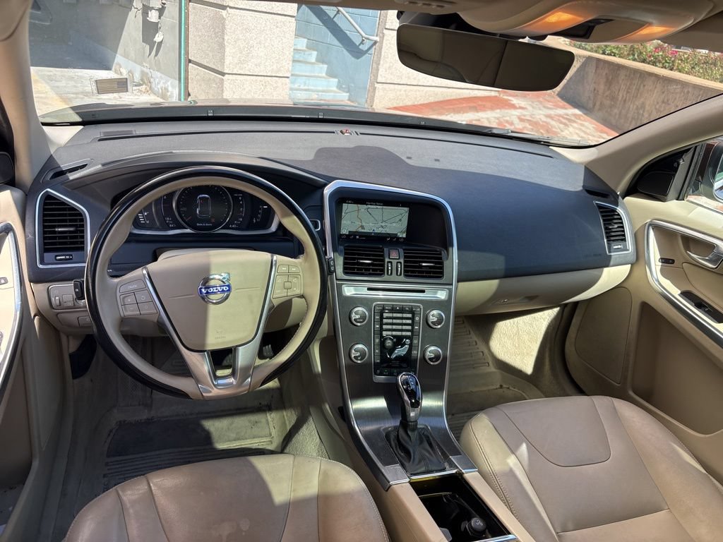 Used 2016 Volvo XC60 T6 w/ Proximity Package AWD/4WD image 11