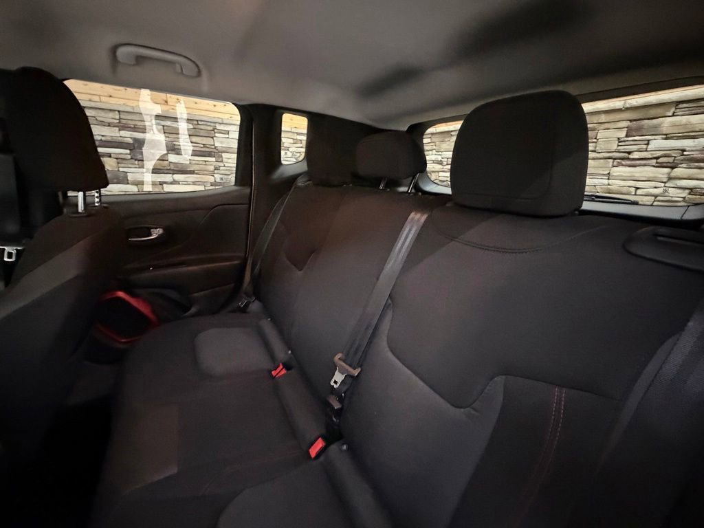 Used 2016 Jeep Renegade Trailhawk AWD/4WD image 27