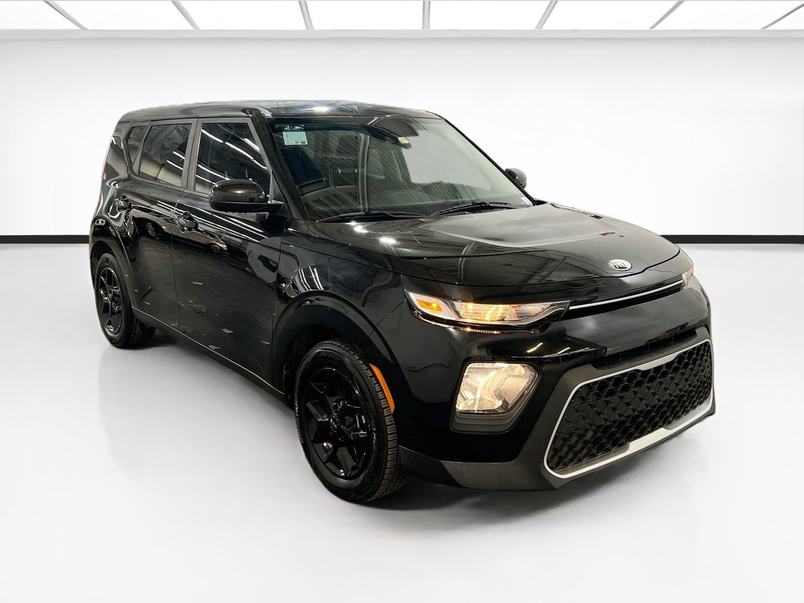 Used 2020 Kia Soul S FWD image 3