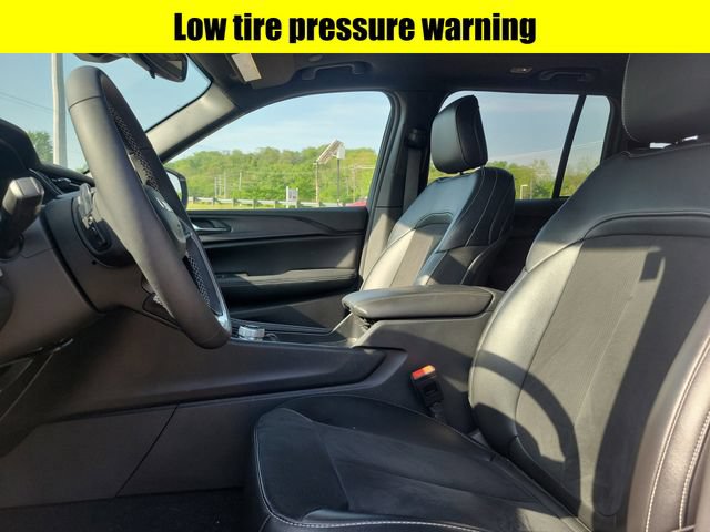 Used 2024 Jeep Grand Cherokee Altitude AWD/4WD image 24