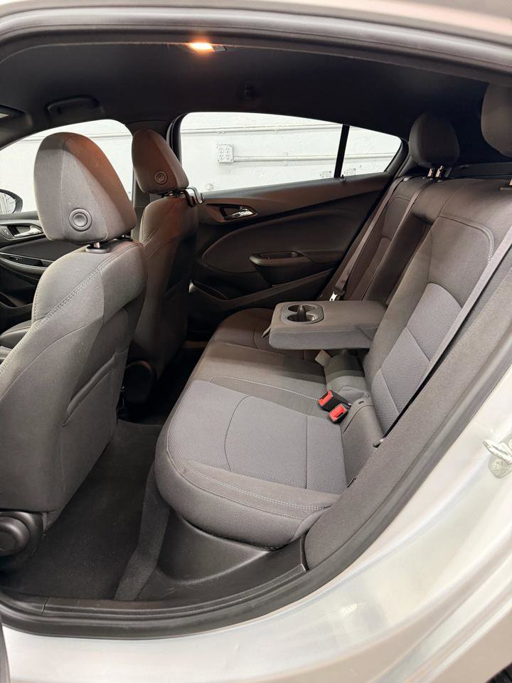 Used 2017 Chevrolet Cruze LT w/ RS Package image 28