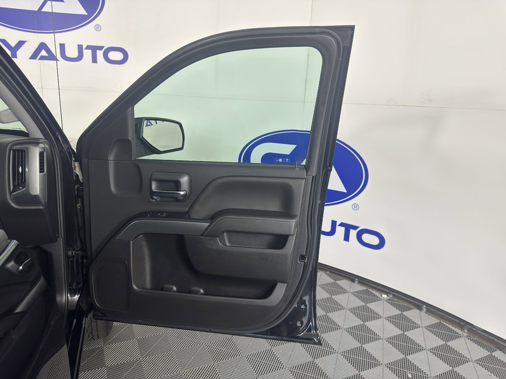 Used 2018 Chevrolet Silverado 1500 LT w/ All Star Edition AWD/4WD image 37