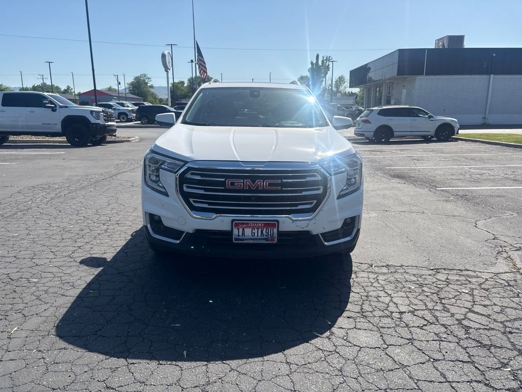 Used 2022 GMC Terrain SLT w/ Infotainment Package II AWD/4WD image 8