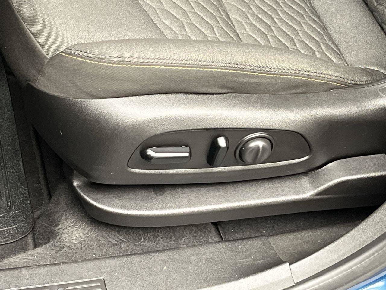 Certified 2020 Chevrolet Equinox LT AWD/4WD image 12