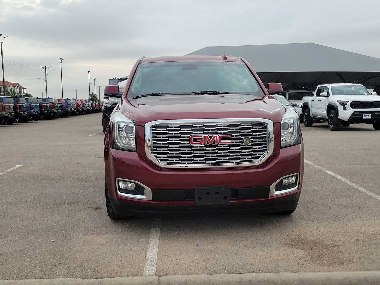 Used 2019 GMC Yukon Denali RWD image 3