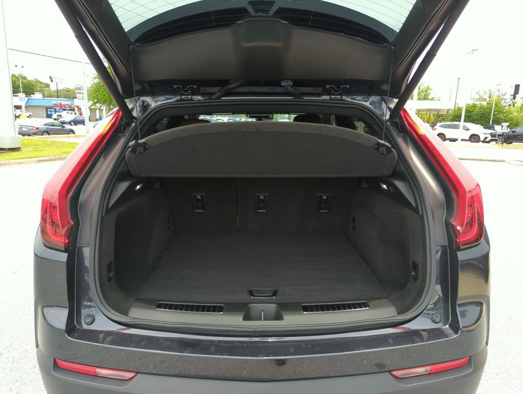 Used 2022 Cadillac XT4 Premium Luxury w/ Enhanced Visibility Package FWD image 30