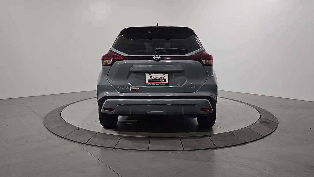 Used 2024 Nissan Kicks SR FWD image 4