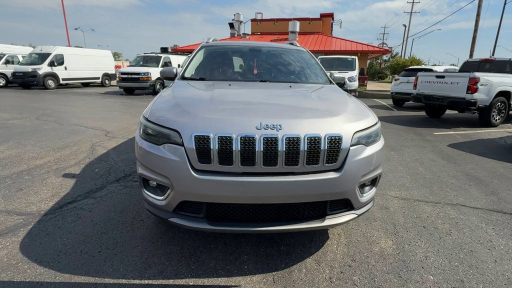 Used 2019 Jeep Cherokee Limited AWD/4WD image 3