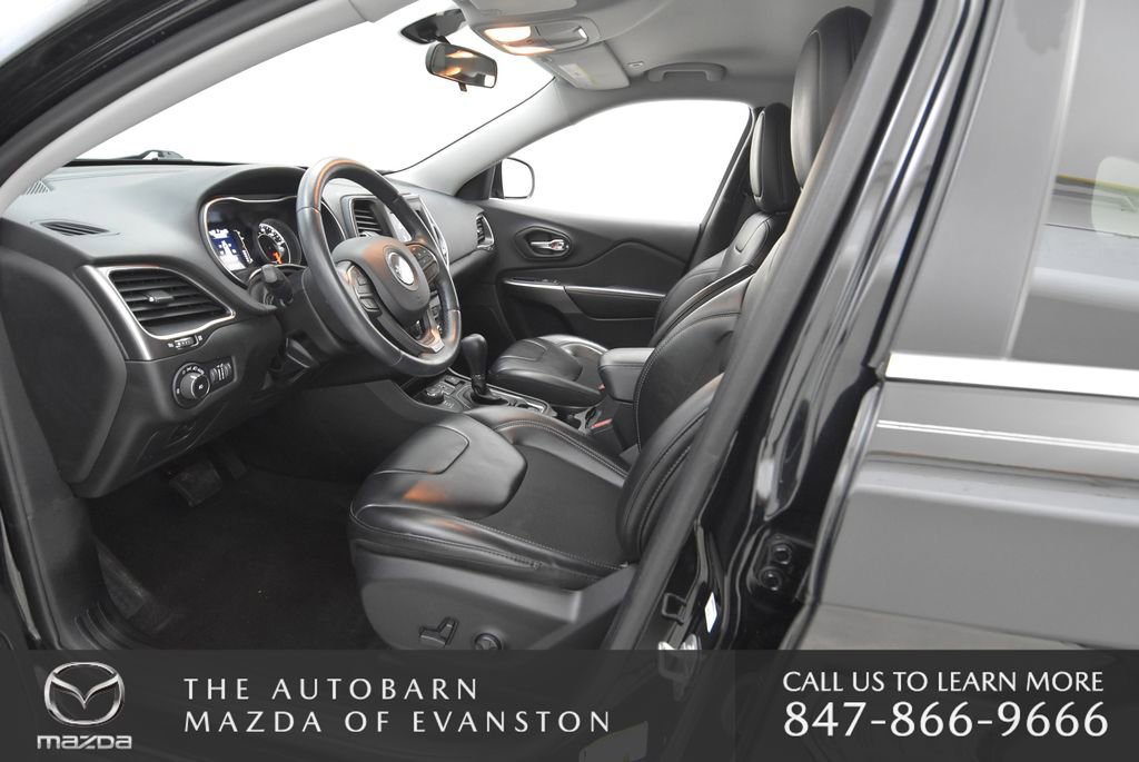 Used 2019 Jeep Cherokee Latitude Plus w/ Cold Weather Group image 21