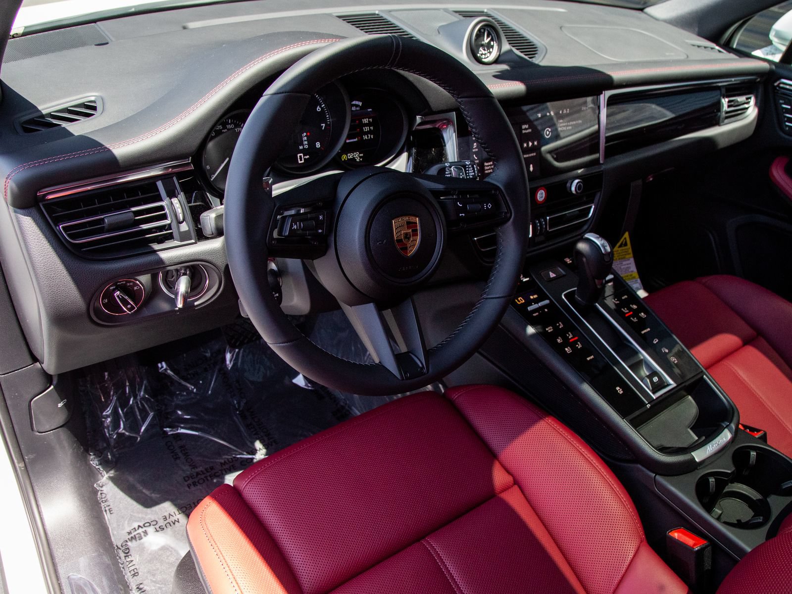 New 2026 Porsche Macan AWD/4WD image 4
