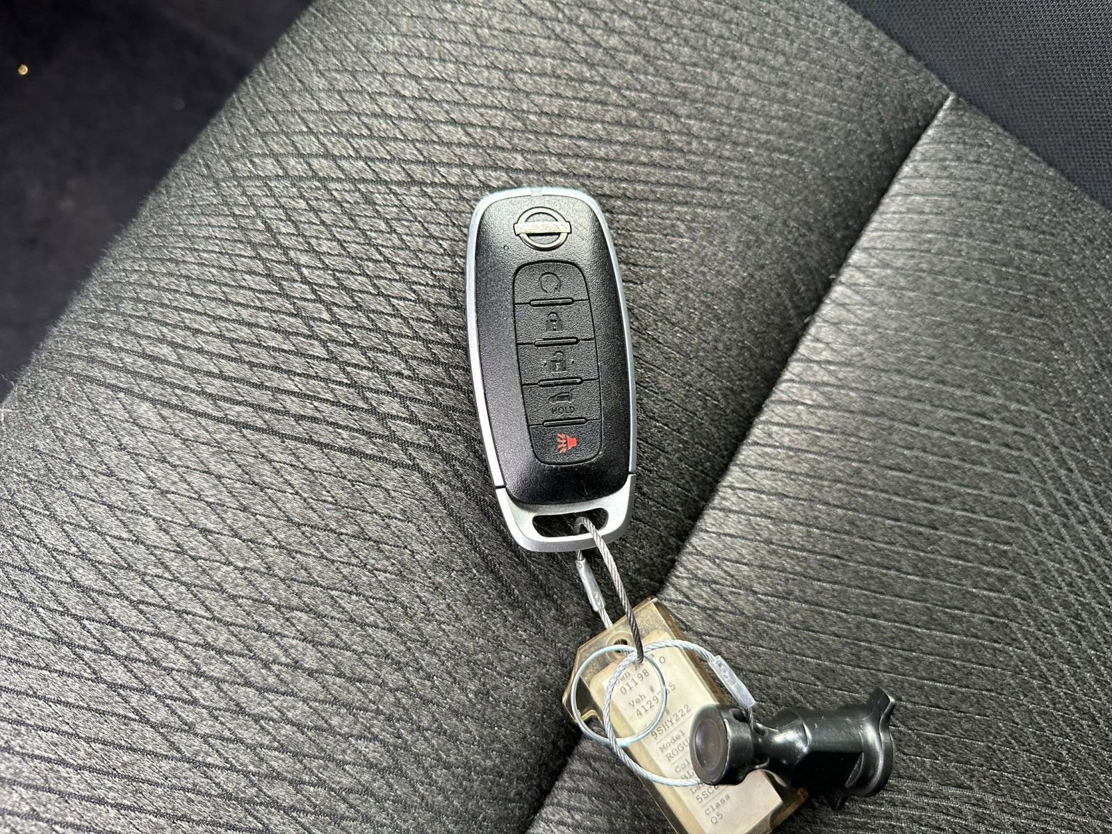 Used 2025 Nissan Rogue SV image 20