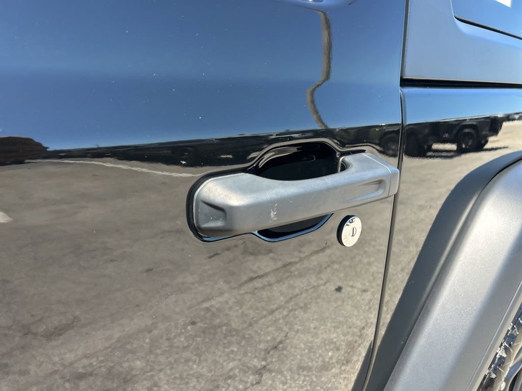 Used 2025 Jeep Wrangler Sport AWD/4WD image 20